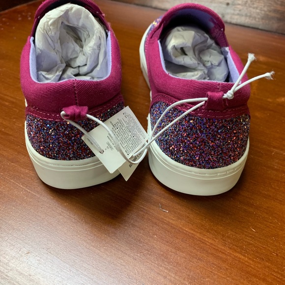 🔥New Old Navy Shoes - Picture 2 of 6